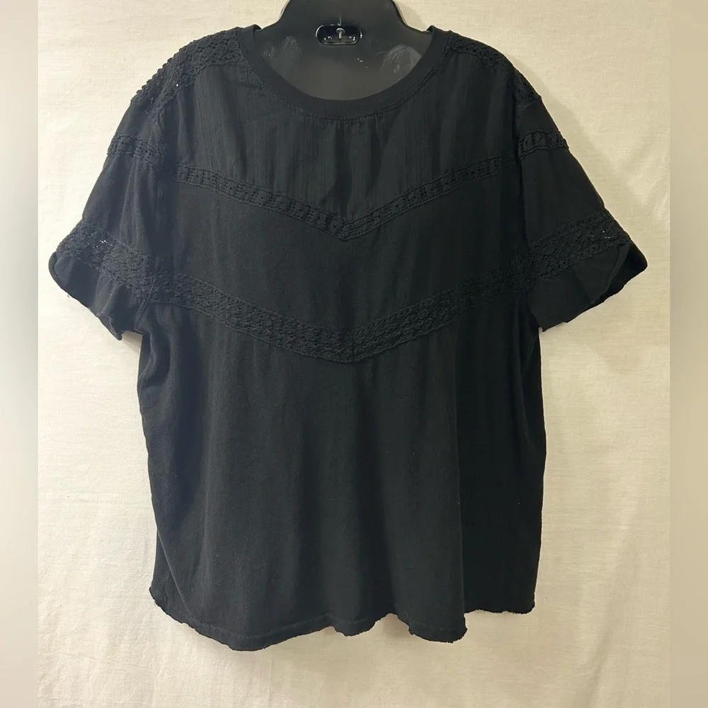Free People We The Free Dorothy Tee in black cotton with lace trim - Picture 2 of 7